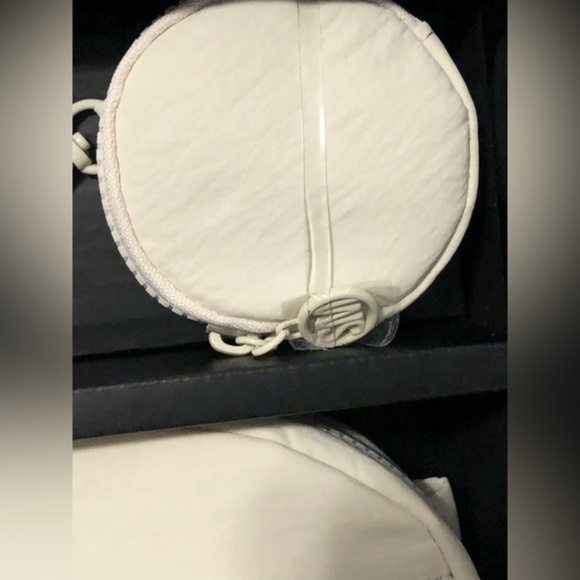 Steve Madden 3piece Cream‎ Nylon Fanny Pack Belt Bag & 2 pouches Gift set new - Picture 4 of 10